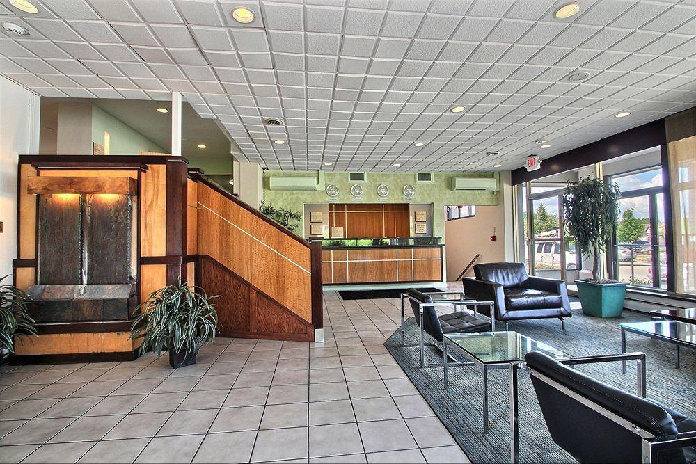 Best Western Plus Milwaukee West Restaurant photo